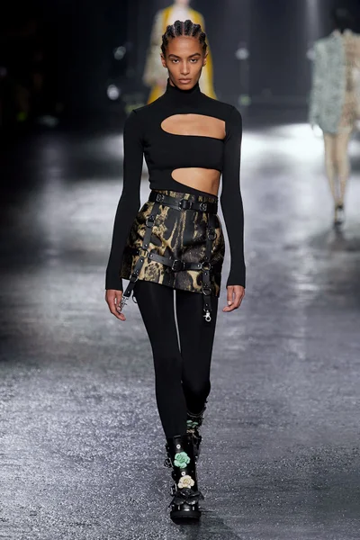 Look 3